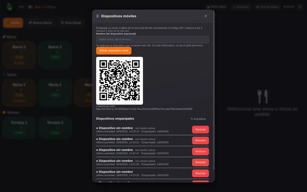 Panel real de dispositivos del TPV: código QR de un solo uso con caducidad para emparejar el móvil del camarero.